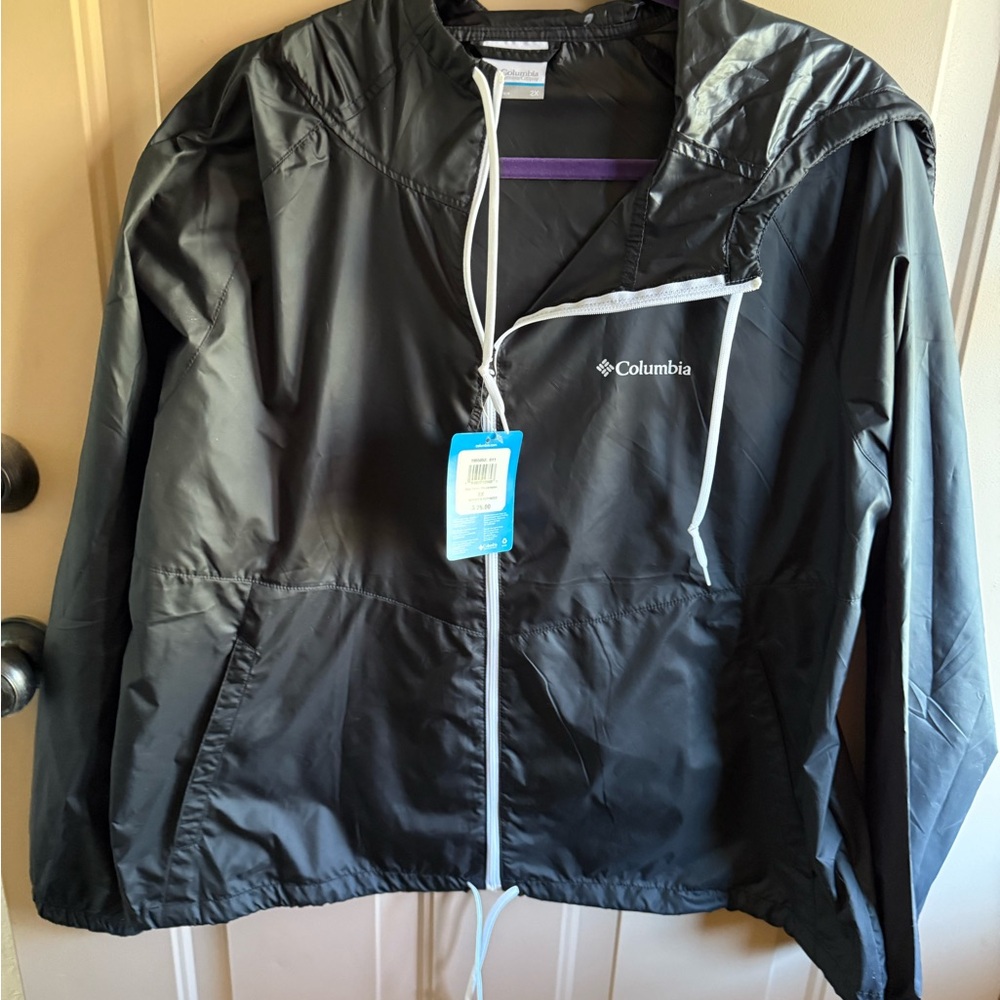 Columbia Women's Black Windbreaker